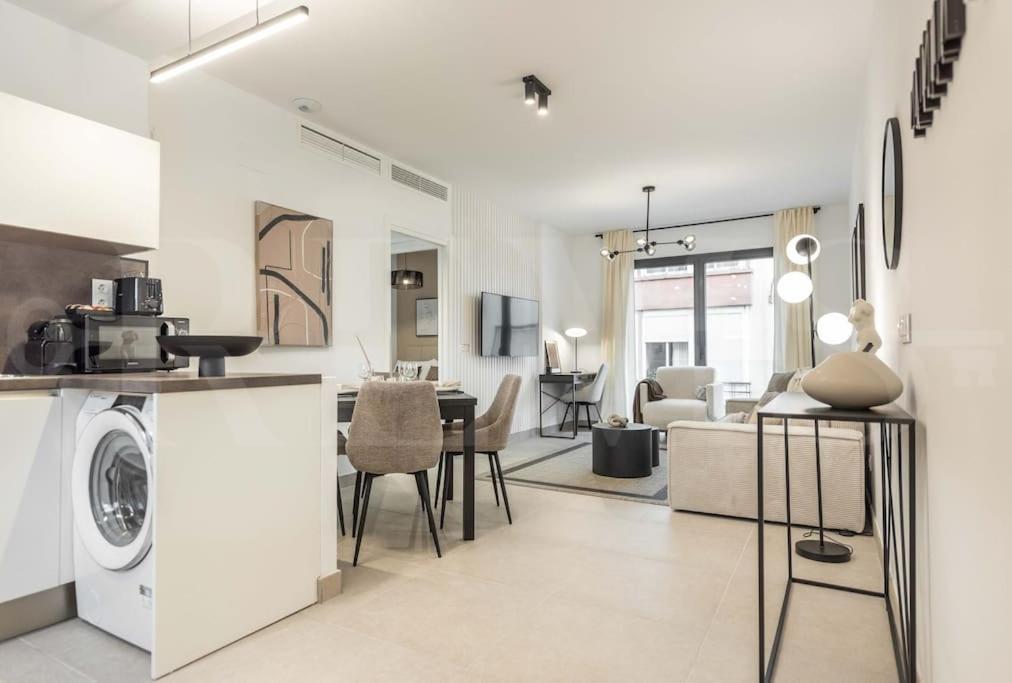 Modern Apartment With Patio & Parking By Rems Málaga Kültér fotó