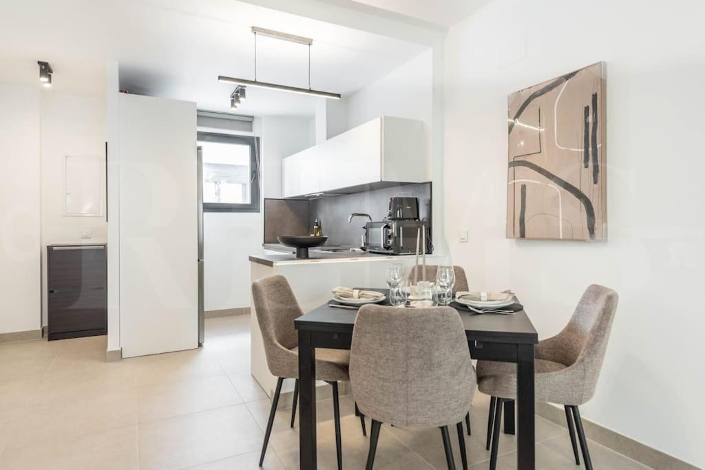 Modern Apartment With Patio & Parking By Rems Málaga Kültér fotó