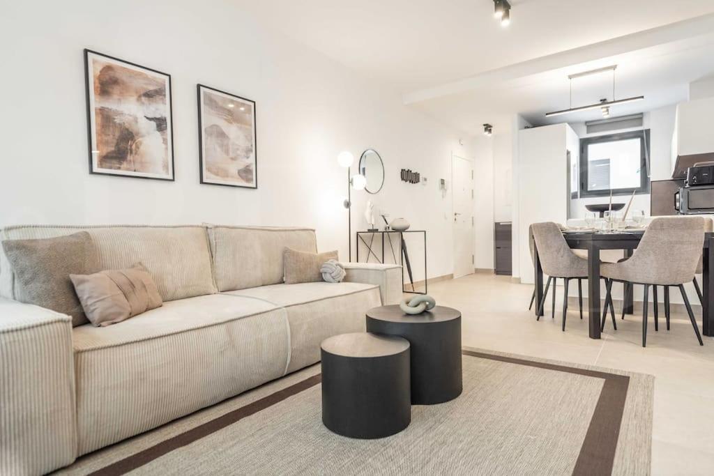 Modern Apartment With Patio & Parking By Rems Málaga Kültér fotó