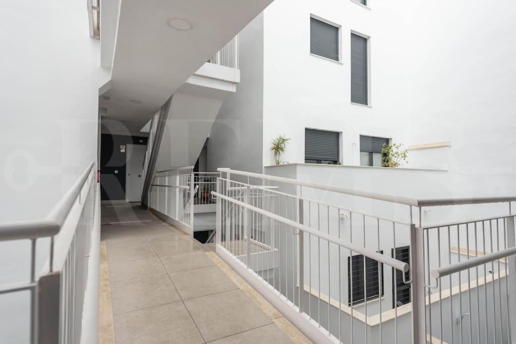 Modern Apartment With Patio & Parking By Rems Málaga Kültér fotó