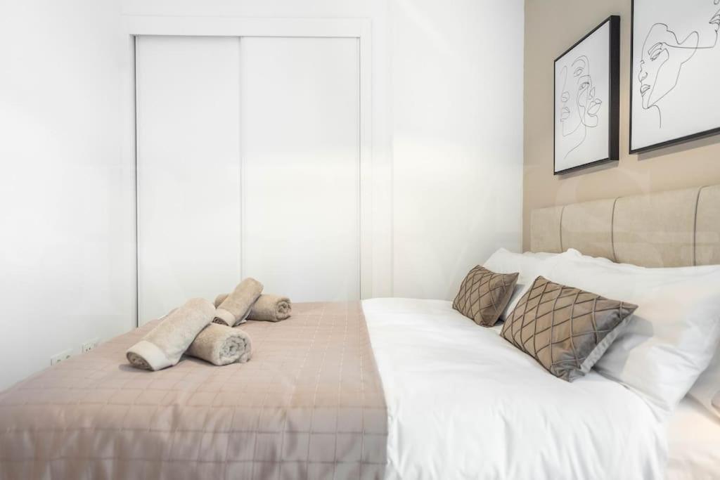 Modern Apartment With Patio & Parking By Rems Málaga Kültér fotó